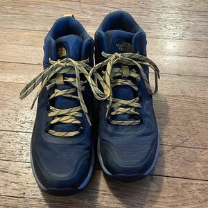 The North Face Activist Mid FUTURELIGHT Hiking Shoe - Men's size 10.5